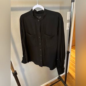 Women’s Banana Republic Size M Button Down Shirt